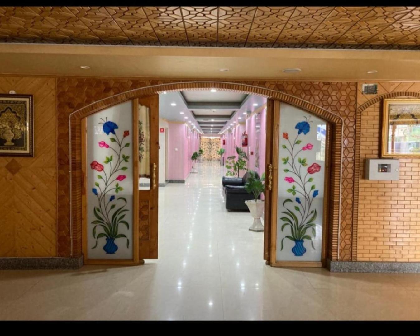Hotel Shefaf Durgjan Exteriér fotografie