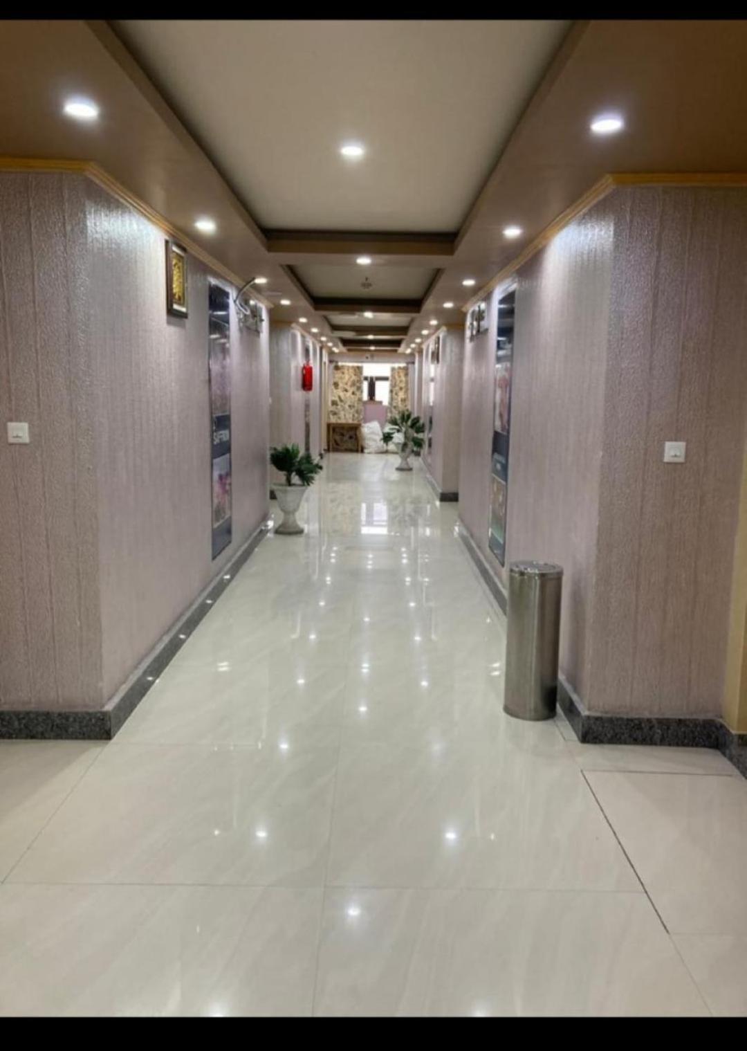 Hotel Shefaf Durgjan Exteriér fotografie