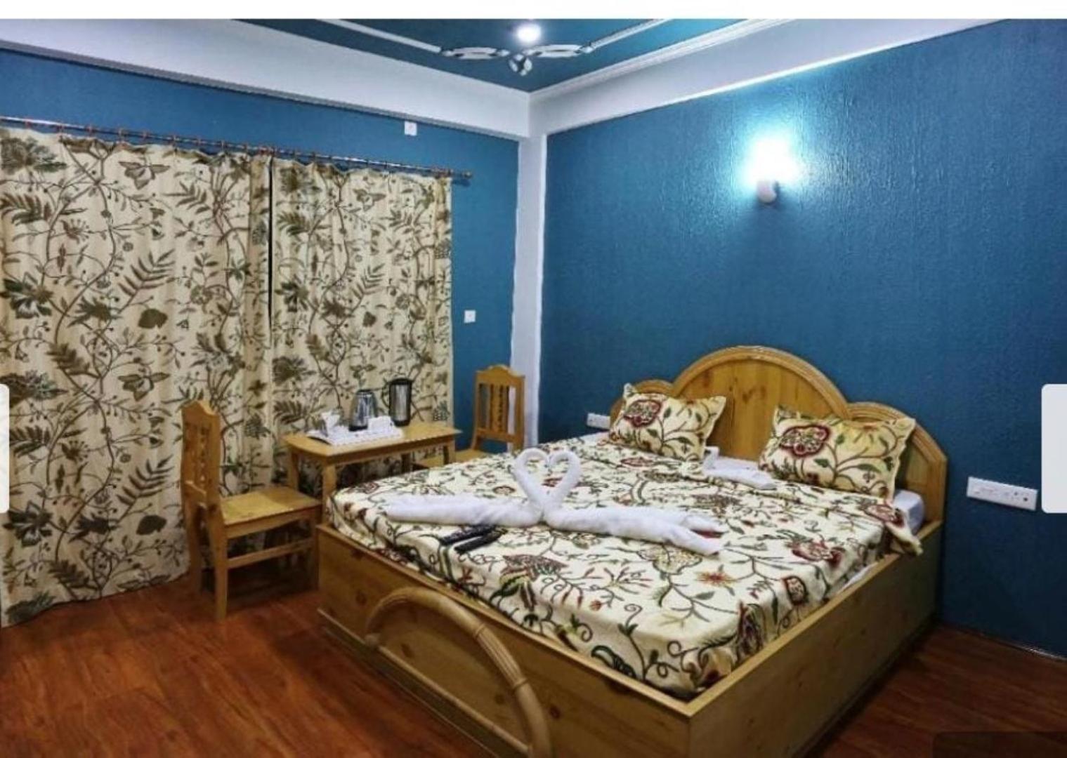 Hotel Shefaf Durgjan Exteriér fotografie